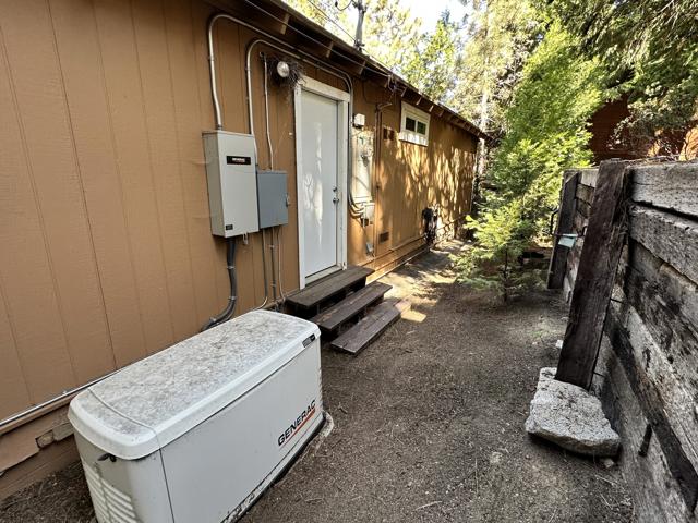 52080 Acorn, Idyllwild CA: https://media.crmls.org/mediaz/ab30cfa0-82ee-4f66-8be0-98bc51fd814a.jpg
