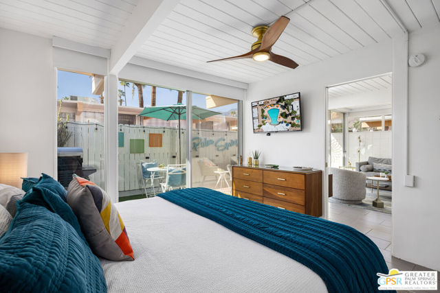 1111 E Palm Canyon Drive, Palm Springs CA: https://media.crmls.org/mediaz/ab310533-801e-4a2a-af71-7b9539fc5a4d.jpg