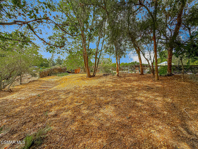 1888 El Monte Drive, Thousand Oaks CA: https://media.crmls.org/mediaz/ab3128ef-13aa-4cf4-98d8-b2341a3eecfd.jpg