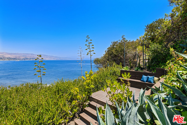 28808 Cliffside Drive, Malibu CA: https://media.crmls.org/mediaz/ab326417-fd06-499c-8861-f40b9252802c.jpg