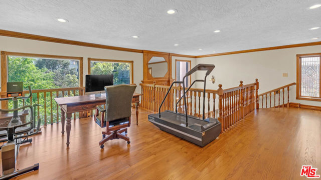 1242 Angelo Drive photo 27