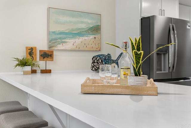 640 W Solana Circle, Solana Beach CA: https://media.crmls.org/mediaz/ab32a3d4-d387-45e9-a644-4f41489dda47.jpg