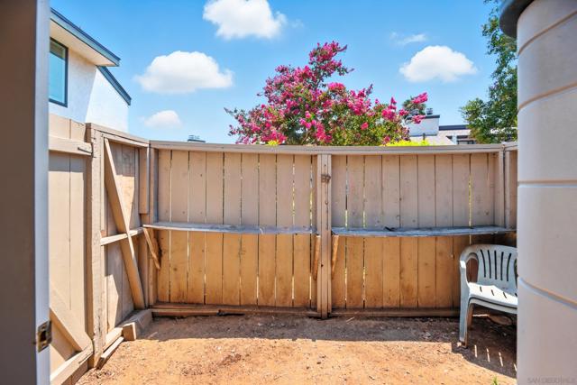 450 W W Vermont Ave, Escondido CA: https://media.crmls.org/mediaz/ab33dc0f-64c9-4450-93b3-ad26177c9dc7.jpg