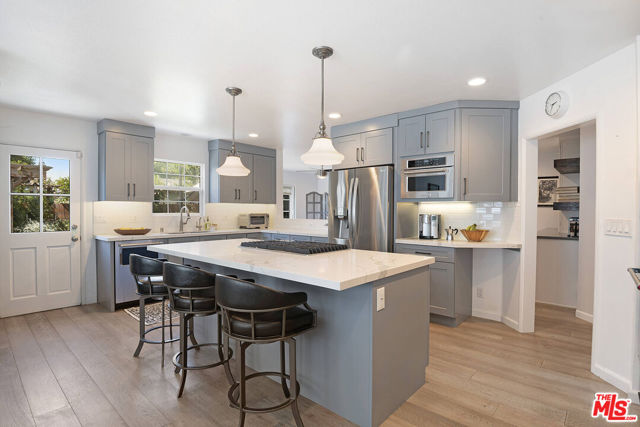 12713 Stanwood Drive, Los Angeles CA: https://media.crmls.org/mediaz/ab3416ba-06e6-4621-a84f-6fd731f2b077.jpg