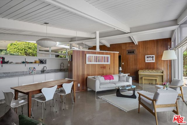 12400 Deerbrook Lane, Los Angeles CA: https://media.crmls.org/mediaz/ab34caab-8302-453c-8906-5d9b4d9fae1b.jpg