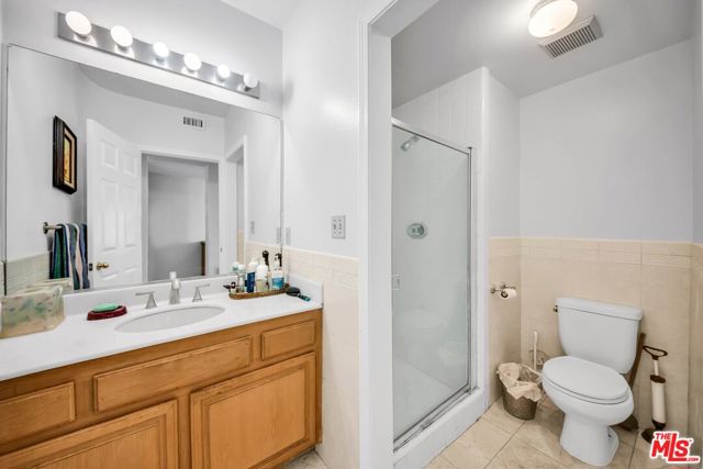 23234 Valerio Street, West Hills CA: https://media.crmls.org/mediaz/ab3587fb-c438-4768-904a-0c914dd438e1.jpg