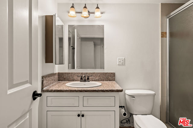 2667 Menlo Avenue, Los Angeles CA: https://media.crmls.org/mediaz/ab35c90e-7db9-4863-949d-aca9870a113c.jpg