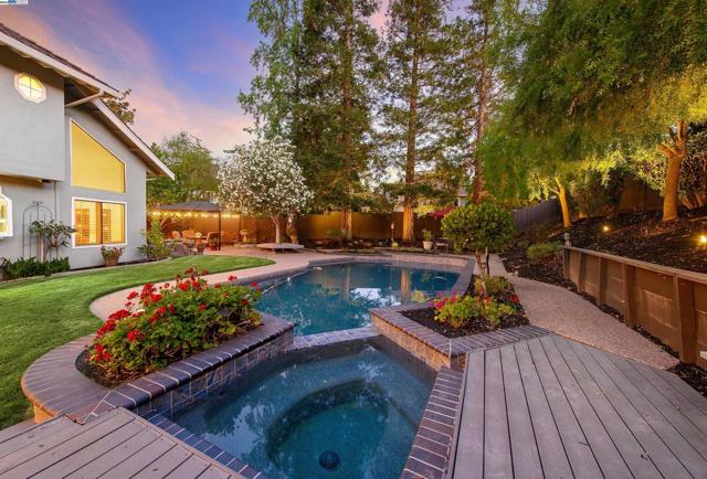 3338 Marsh Hawk Court, Pleasanton CA: https://media.crmls.org/mediaz/ab36a087-acd2-4c8e-b37f-58455816ed18.jpg