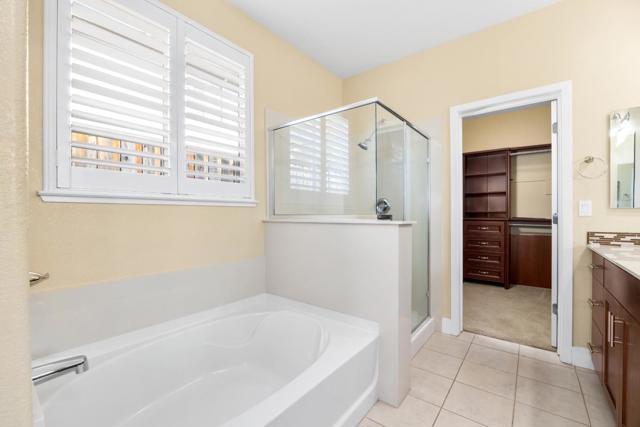 9881 Rancho Hills Drive, Gilroy CA: https://media.crmls.org/mediaz/ab36e831-c0b1-4963-8aa3-1d8f95e77d98.jpg