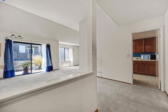 3754 N Stoneglen, Richmond CA: https://media.crmls.org/mediaz/ab372703-6cc7-43b3-92f2-c354f5725ada.jpg