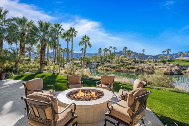 52345 Via Savona, La Quinta CA: https://media.crmls.org/mediaz/ab373f09-2e2a-4555-8659-a004bca6b5e2.jpg