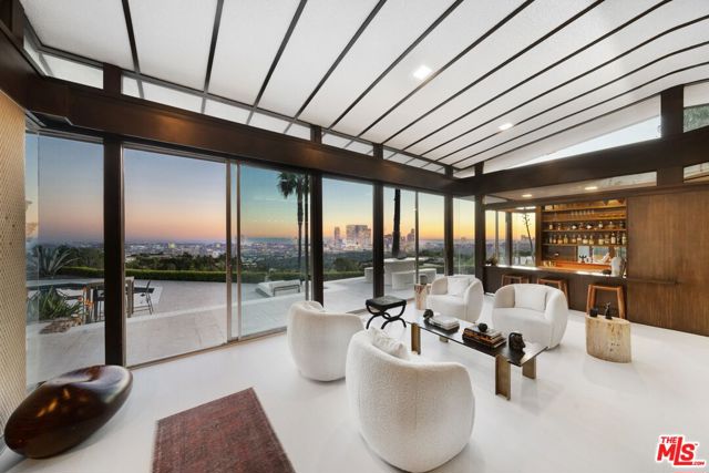 1760 Carla, Beverly Hills CA: https://media.crmls.org/mediaz/ab37609b-d1e2-45e4-bdc9-0c12076f686a.jpg