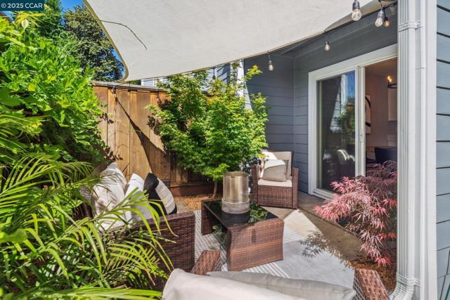 250 Ashley Circle, Danville CA: https://media.crmls.org/mediaz/ab3797b7-a500-4892-9702-56ec74dca41f.jpg
