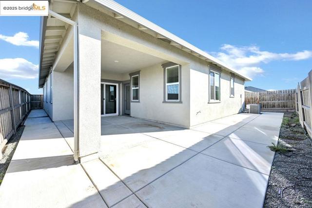 2291 Revival Lane, Rio Vista CA: https://media.crmls.org/mediaz/ab3801a0-35cb-4823-bad4-4d78d6422d58.jpg
