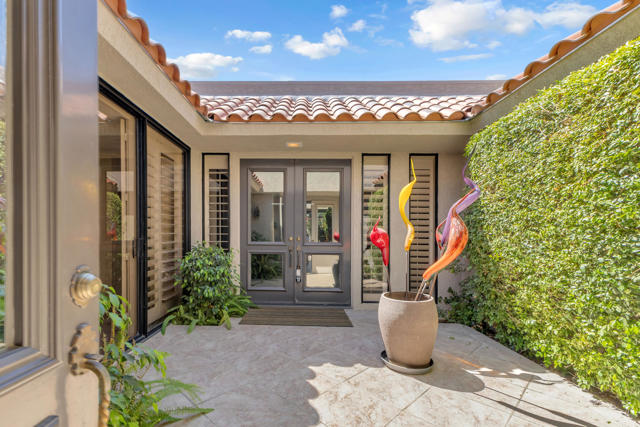 5 Stanford Drive, Rancho Mirage CA: https://media.crmls.org/mediaz/ab383fe8-4602-46e5-989f-8a58c3cf3a57.jpg