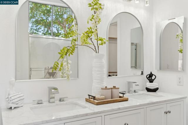 3075 Shiles Loop, Brentwood CA: https://media.crmls.org/mediaz/ab38d2c6-d710-4f3a-a9e6-e66c80109148.jpg