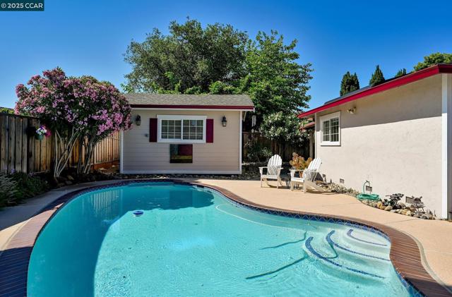 427 Dale Rd, Martinez CA: https://media.crmls.org/mediaz/ab38eedd-71ed-49c0-8e15-c5cb15dc7006.jpg