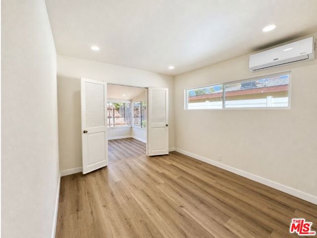 10911 Lemay Street photo 31
