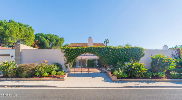 4524 Greengate Court, Westlake Village CA: https://media.crmls.org/mediaz/ab39070d-e30b-40ad-a899-d5c9658b51c7.jpg