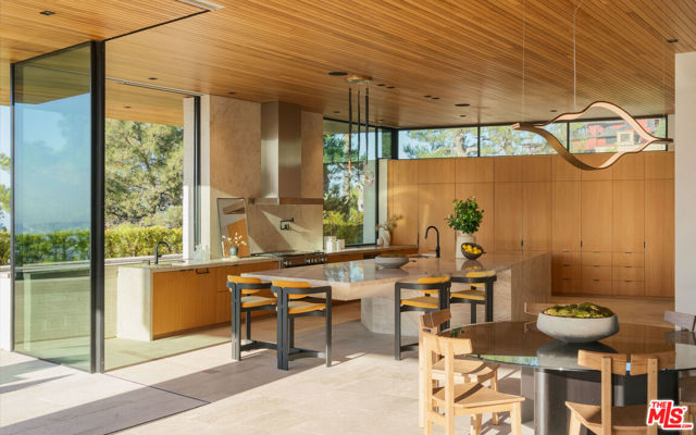 1520 Carla, Beverly Hills CA: https://media.crmls.org/mediaz/ab397dd5-2e9f-43cf-b1b0-59ab6c2d9454.jpg