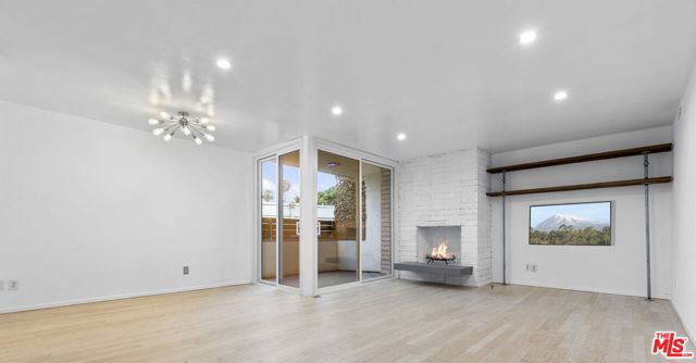 1807 Camden Avenue, Los Angeles CA: https://media.crmls.org/mediaz/ab3a3051-9dcc-4644-b46d-b3b5b449913c.jpg