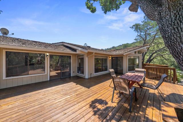 7175 Red Holly Court, San Jose CA: https://media.crmls.org/mediaz/ab3abc04-e806-48cf-900c-0c9e89dc9922.jpg