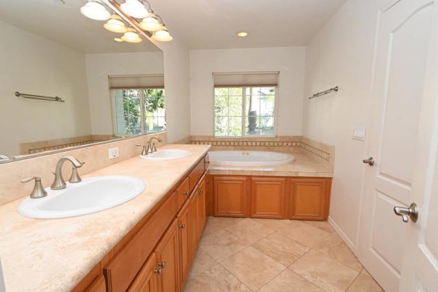 Detail Gallery Image 15 of 31 For 4036 Aidan Ct, Carlsbad,  CA 92008 - 4 Beds | 2/1 Baths