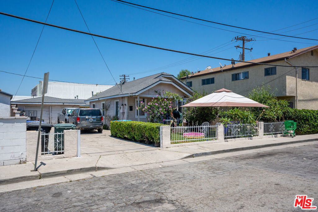 8023 Golden Avenue, South Gate, CA 90723