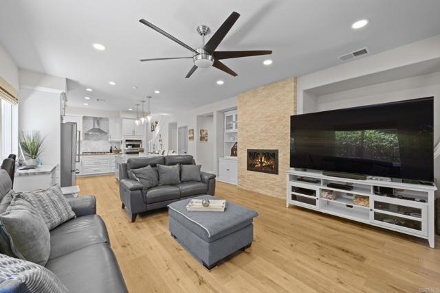 3461 Rich Field Drive, Carlsbad CA: https://media.crmls.org/mediaz/ab3bb0eb-222c-4d4d-be2f-57c199866cf1.jpg