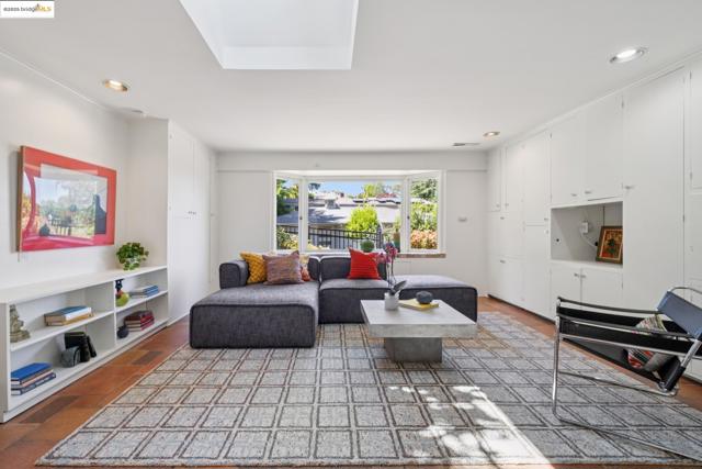16 Muir Way, Berkeley CA: https://media.crmls.org/mediaz/ab3be4aa-7b61-4e09-a2a9-c67ea06e4eee.jpg
