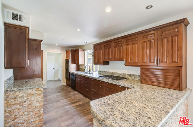 8418 Pinelake Drive photo 4