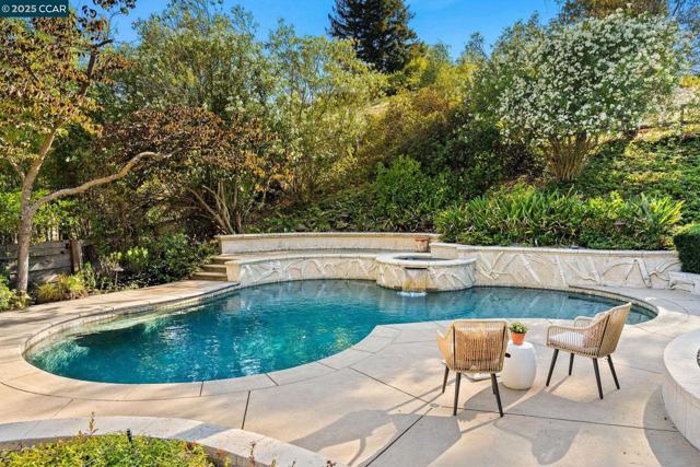 225 Vagabond Ct, Alamo CA: https://media.crmls.org/mediaz/ab3c4daa-d31c-4eca-9802-99d73aed0045.jpg