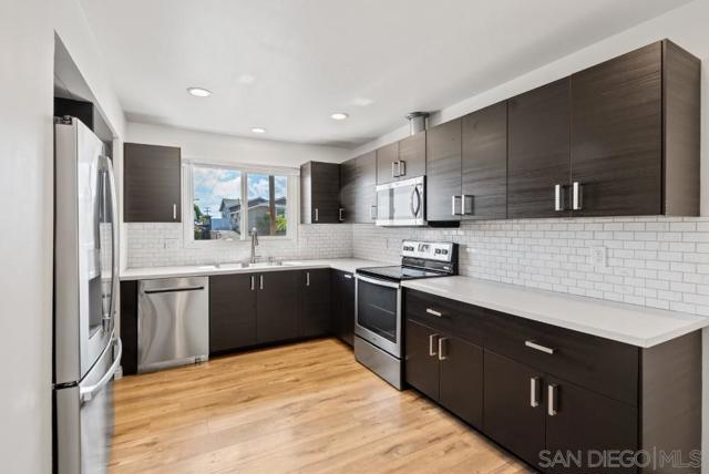 4413 Mount Castle Ave, San Diego CA: https://media.crmls.org/mediaz/ab3cbfe2-1e13-4b0a-a919-98cdb2cc0143.jpg