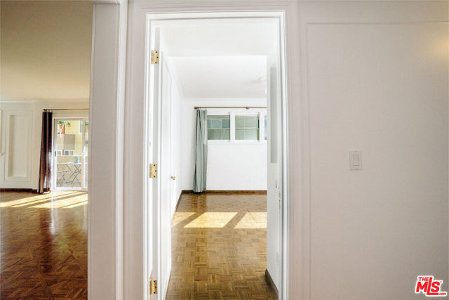 1242 S Barrington Avenue, Los Angeles CA: https://media.crmls.org/mediaz/ab3d7746-fb7a-4736-95a2-08408e2ff275.jpg