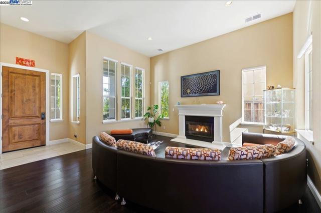 3055 Hastings Way, San Ramon CA: https://media.crmls.org/mediaz/ab3d8d23-89f5-49a2-95c3-1883324ae810.jpg