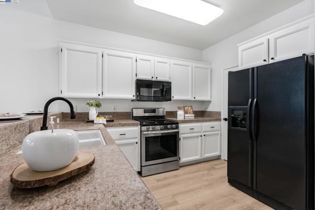 4120 Lucca Ct, Pleasanton CA: https://media.crmls.org/mediaz/ab3da617-5dc5-4f5d-a796-98b767b226e5.jpg