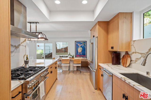 4148 Sunswept Drive, Studio City CA: https://media.crmls.org/mediaz/ab3db1ce-3ee9-4543-8695-0fdad7c993ab.jpg