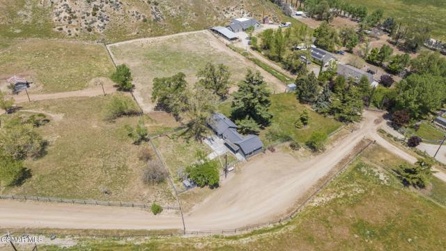 2837 Clear Canyon Road, Lebec CA: https://media.crmls.org/mediaz/ab3dcd38-b008-418b-a136-7bc7afd4ba9f.jpg
