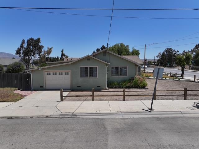 434 Oak Avenue, Greenfield CA: https://media.crmls.org/mediaz/ab3e0d80-9ac1-4cb0-a344-d71f8529b23f.jpg