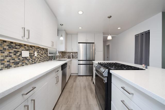 4272 Harbinson Avenue, La Mesa CA: https://media.crmls.org/mediaz/ab3e2f26-20dd-4930-a036-45dd18da9761.jpg