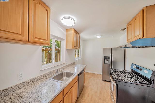 2056 Elm St, Livermore CA: https://media.crmls.org/mediaz/ab3eae43-861e-4113-bb52-a4332bba77f6.jpg