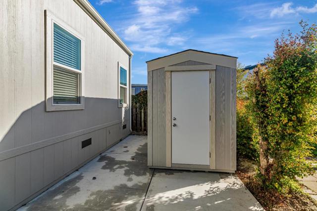 510 SaddleBrook Drive, San Jose CA: https://media.crmls.org/mediaz/ab3ed85e-d7da-4b1b-b5e2-6ed54ab6ad82.jpg