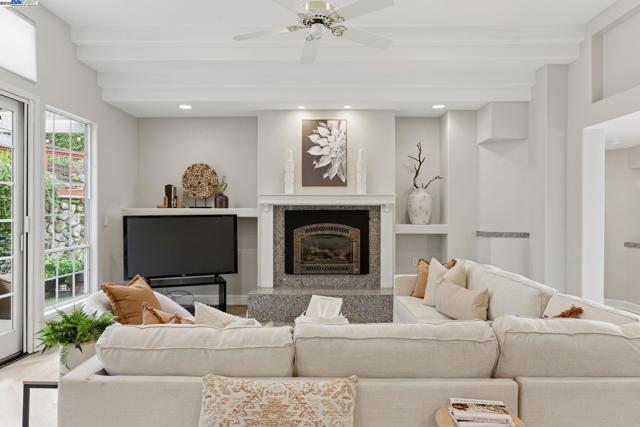 1031 Millbrook Court, Walnut Creek CA: https://media.crmls.org/mediaz/ab3f333f-cc18-46d6-8e45-8e718c4ee52c.jpg