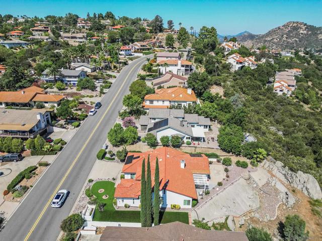 15549 Vista Vicente Dr, Ramona CA: https://media.crmls.org/mediaz/ab3f9e36-fb2c-4bf5-8207-a8b9422288e1.jpg