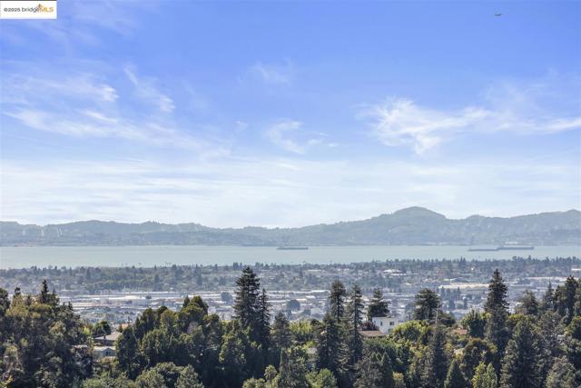6443 Blue Rock Ct., Oakland CA: https://media.crmls.org/mediaz/ab3fb452-b7a8-4c21-ab65-b09854cb2f6d.jpg