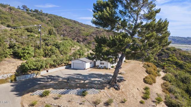 400 Alosta Drive, Camarillo CA: https://media.crmls.org/mediaz/ab3fcba3-3536-47d9-a99f-0ad13d269fbc.jpg