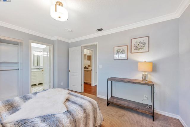 4069 Pergola CT, Castro Valley CA: https://media.crmls.org/mediaz/ab3fefea-81e0-4675-9977-4e64c92a23b4.jpg