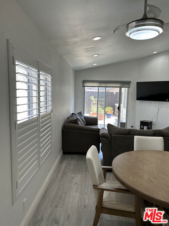 14179 Long View Drive, Fontana CA: https://media.crmls.org/mediaz/ab41d0e7-3953-4dd4-af15-0eac5634c2c5.jpg