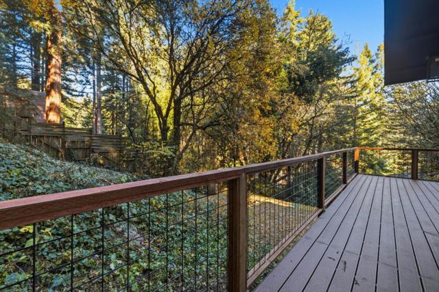 831 Hillcrest Drive, Felton CA: https://media.crmls.org/mediaz/ab42c1df-85ef-4059-aacf-2bcf503973d6.jpg