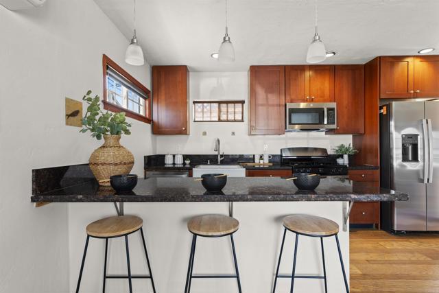 Detail Gallery Image 12 of 40 For 1212 2nd St, Coronado,  CA 92118 - 1 Beds | 1 Baths